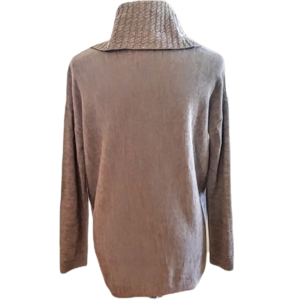 ELLEN TRACY - Super Chic Brown Sweater with Buckle Detail - Size: Large - Picture 4 of 13